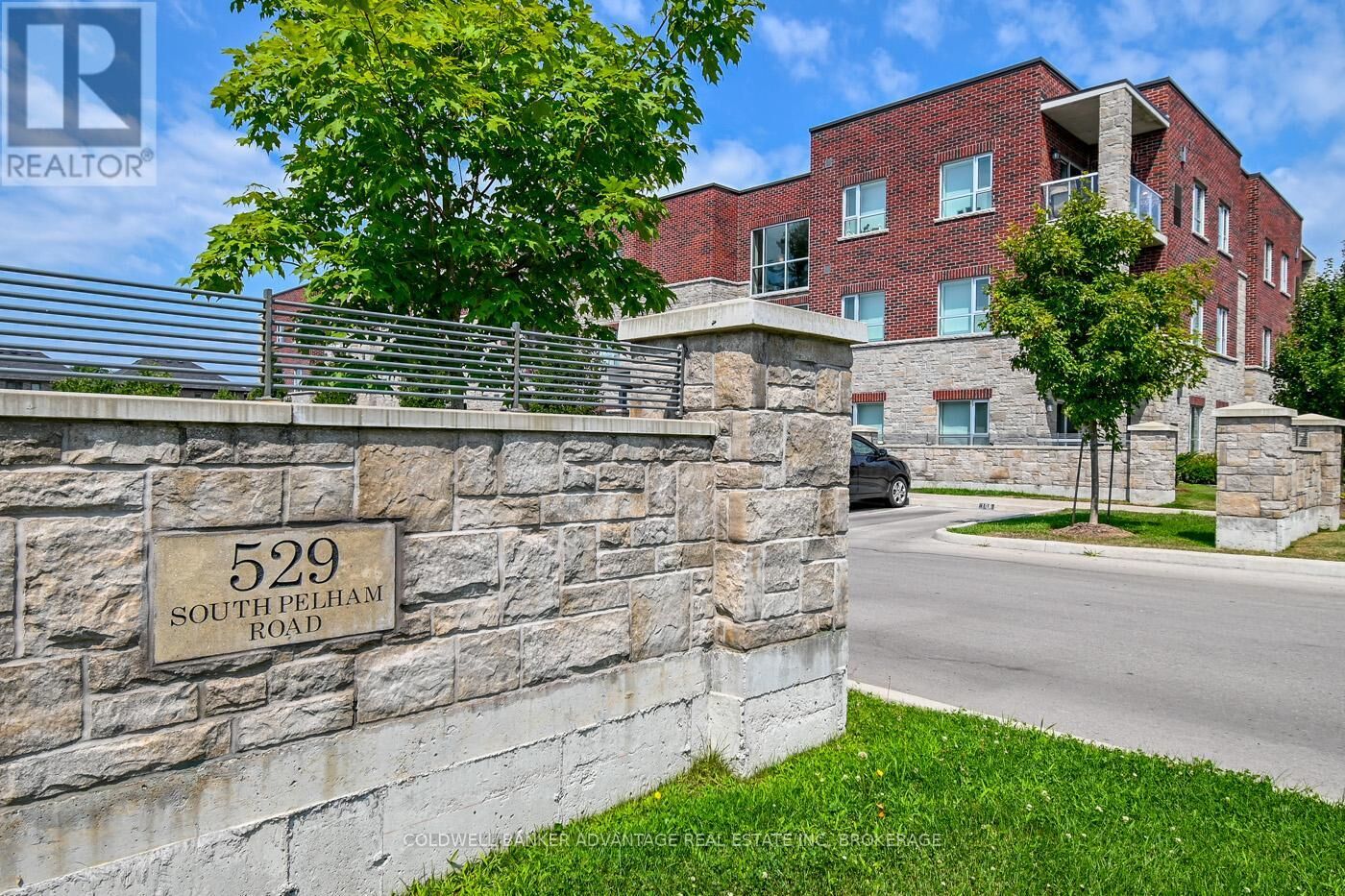 Property Photo:  529 South Pelham Road 304  ON L3C 0H7 