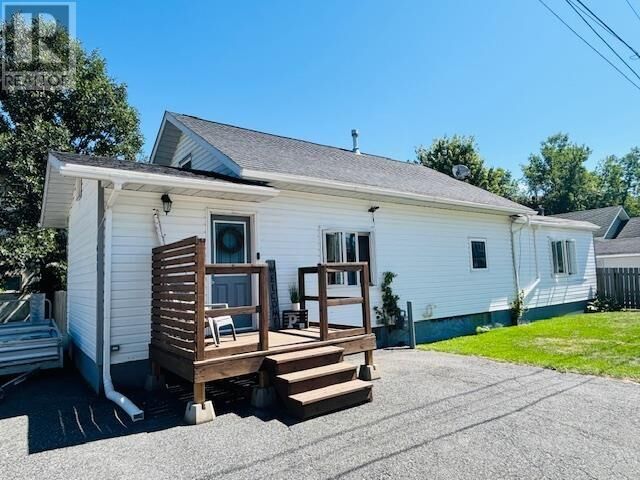 411 Ottawa St  Kenora ON P0X 1C0 photo