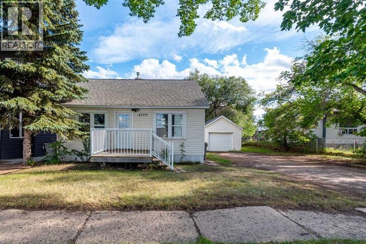 Property Photo:  4709 50 Street  SK S9V 0M6 