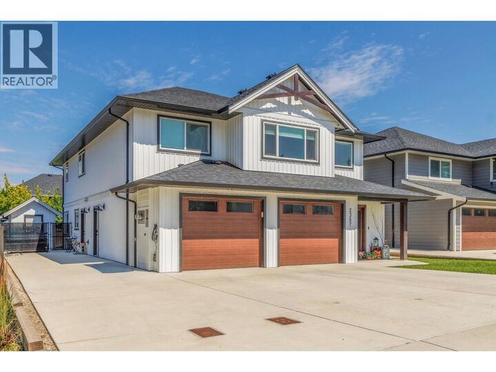 2357 5 Avenue Southeast  Salmon Arm BC V1E 1K9 photo