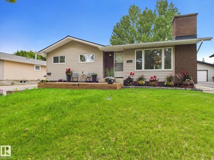 Property Photo: 8525 92 Avenue AB T8L 1A1