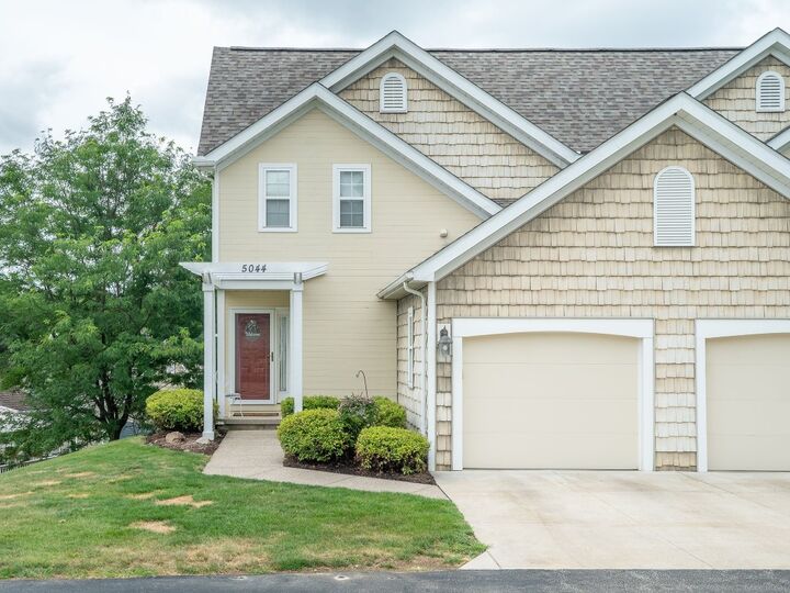 5044 E Oakridge Circle 702  Erie PA 16509 photo
