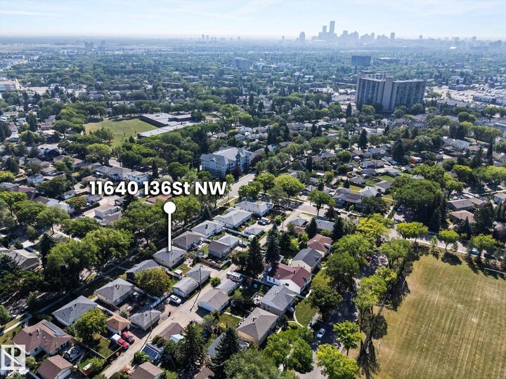 Photo de la propriété:  11640 136 Street NW  AB T5M 1M8 