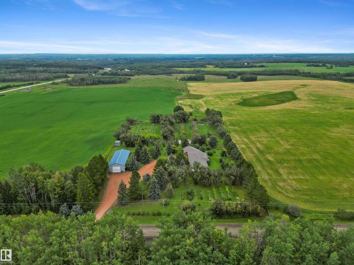 Property Photo:  49027 Rge Road 63  AB T0E 1Z0 