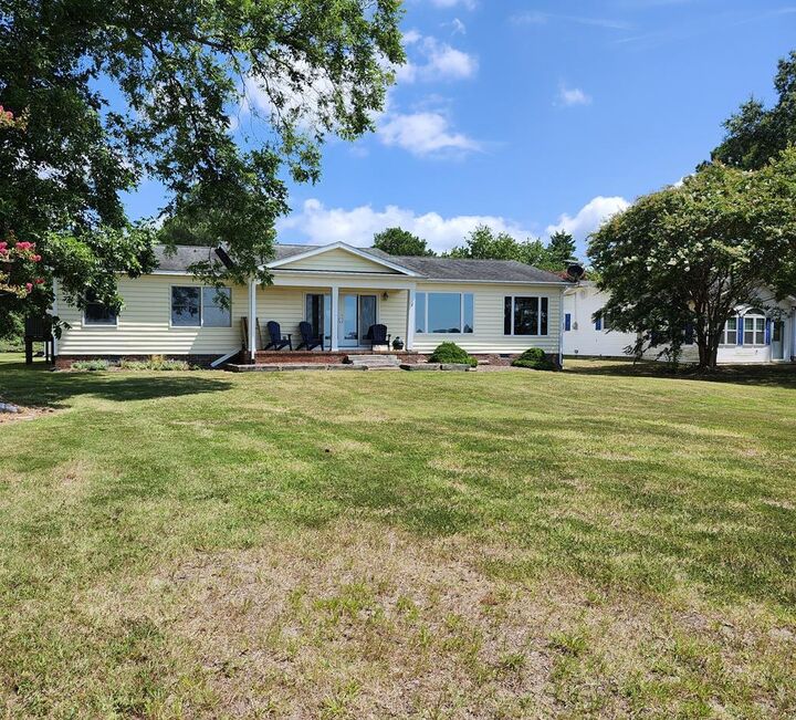 Property Photo: 23449 Holly Cove Rd VA 23417