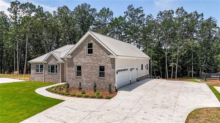 Property Photo:  569 Byrd Mountain Lane  GA 30114 
