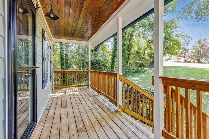 Property Photo:  1111 Washington Avenue  GA 30188 