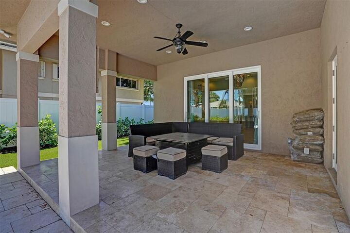Property Photo:  1471 SW 14th St  FL 33486 