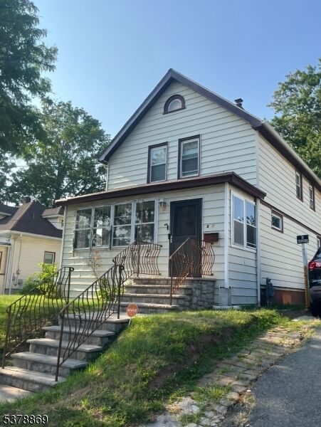 Property Photo:  566 E Milton Ave 1  NJ 07065 
