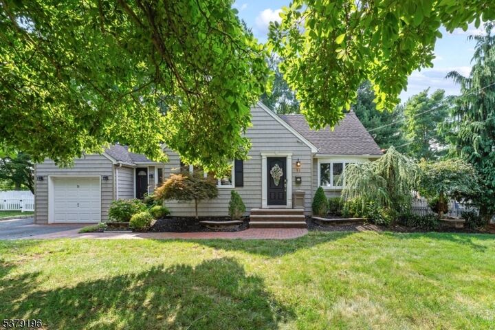 71 Skyline Dr  Clark Twp. NJ 07066 photo