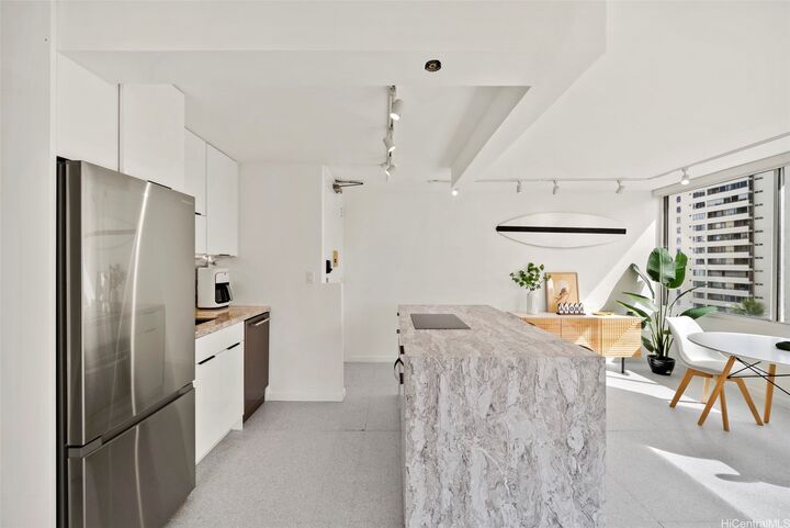 Property Photo:  2427 Kuhio Avenue 807  HI 96815 