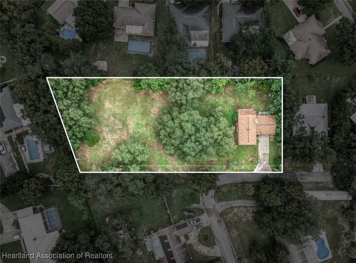 Property Photo: 425 Taseschee Drive FL 33870