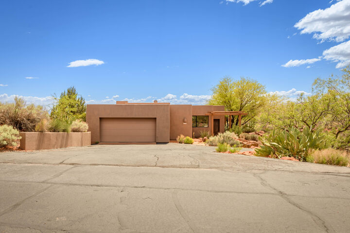 Property Photo: 1151 W Shawnee Ct UT 84738