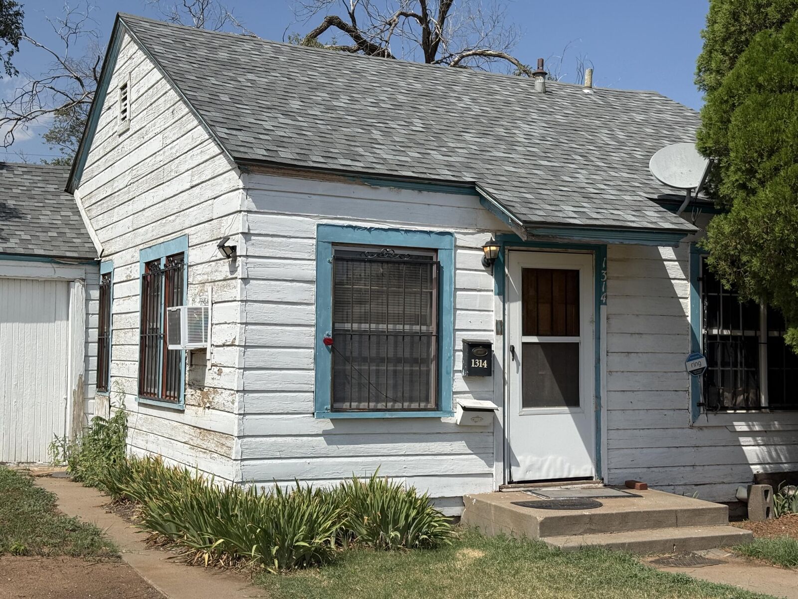 Property Photo: 1314 26th Street TX 79411