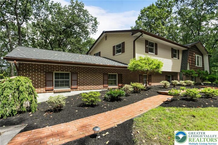 Property Photo:  3571 Oak Ridge Drive  PA 18080 