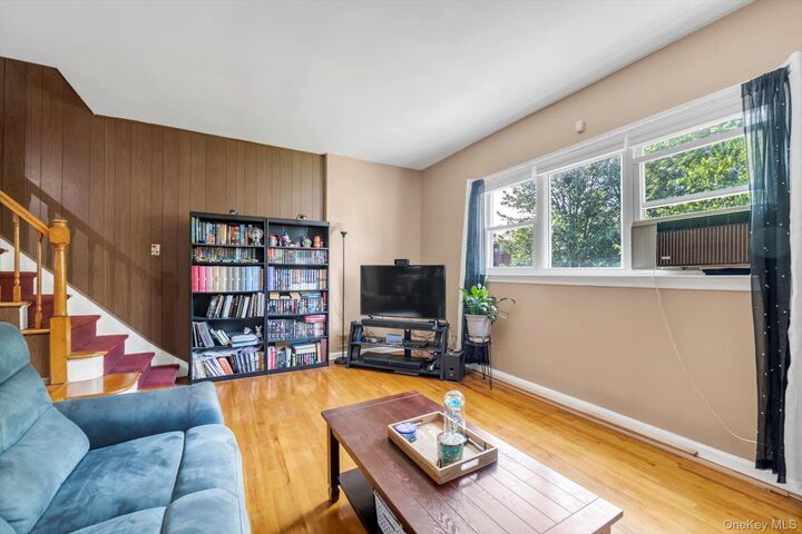 Property Photo:  195 Kearney Avenue  NY 10465 