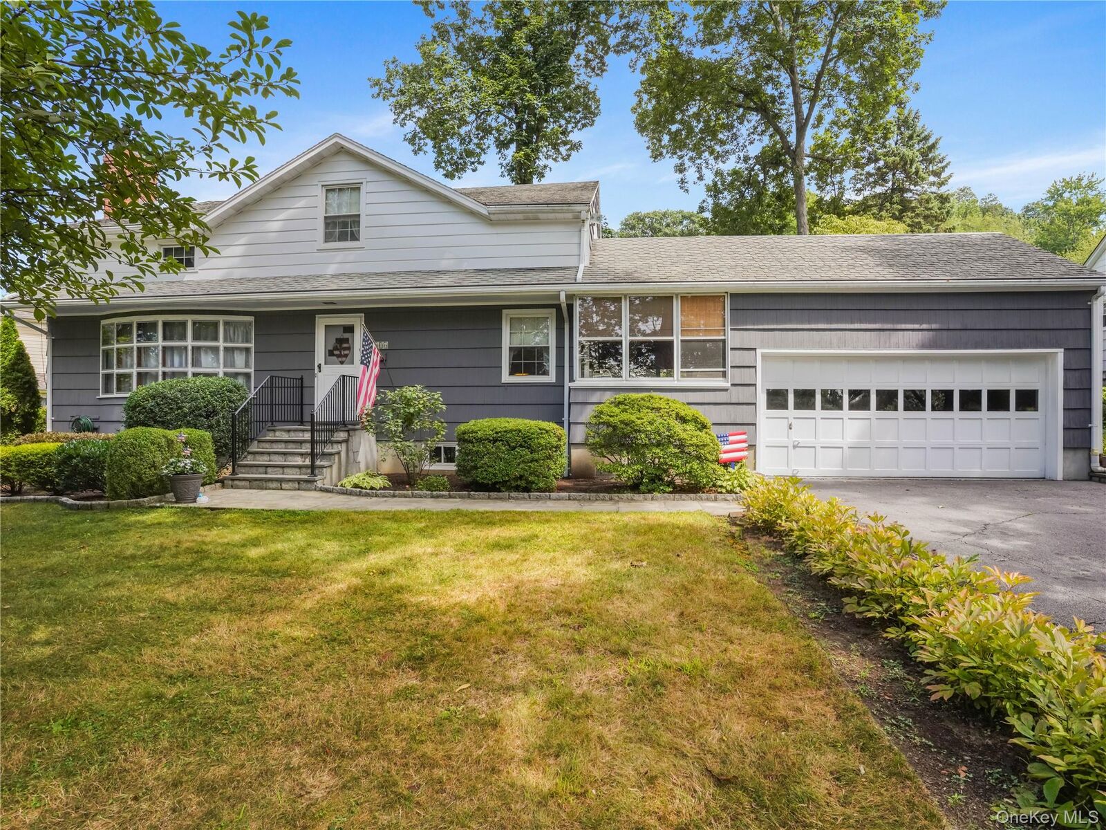 Property Photo:  406 Warren Avenue  NY 10532 
