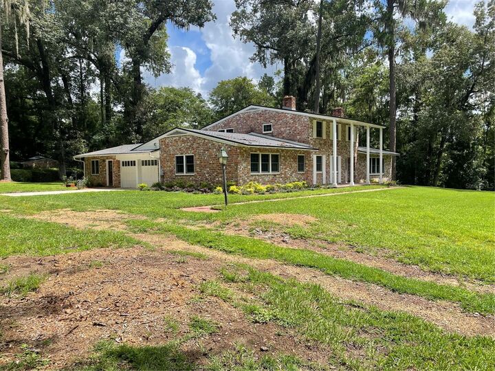 Property Photo: 1801 NW 30th Terrace FL 32605