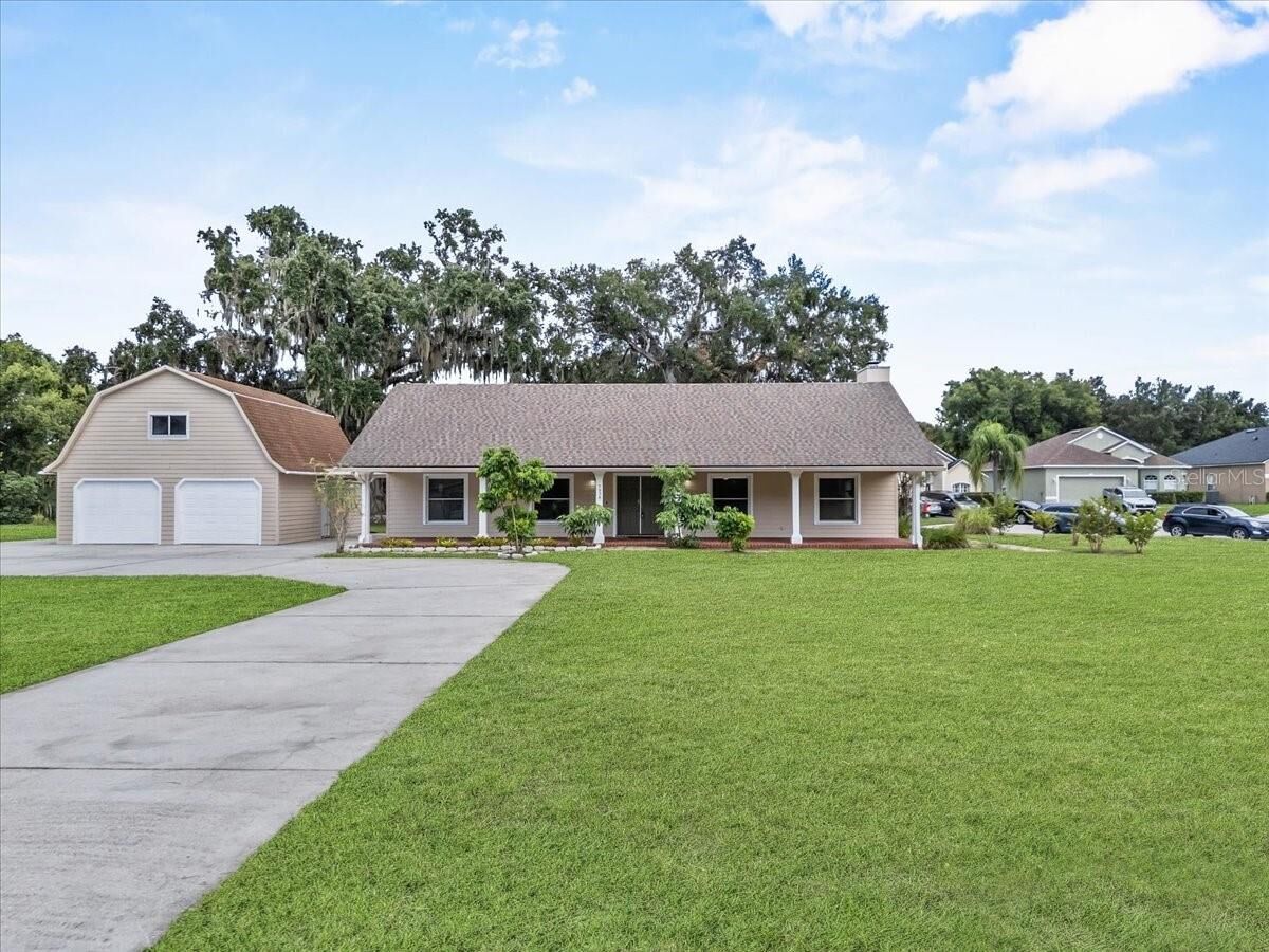 Property Photo:  7938 Riffle Ln  FL 32818 