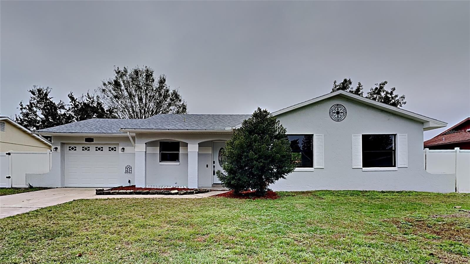 Property Photo: 1427 Benwick Way FL 32707