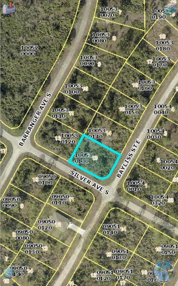 Property Photo:  1133 Bayliss Street E  FL 33974 