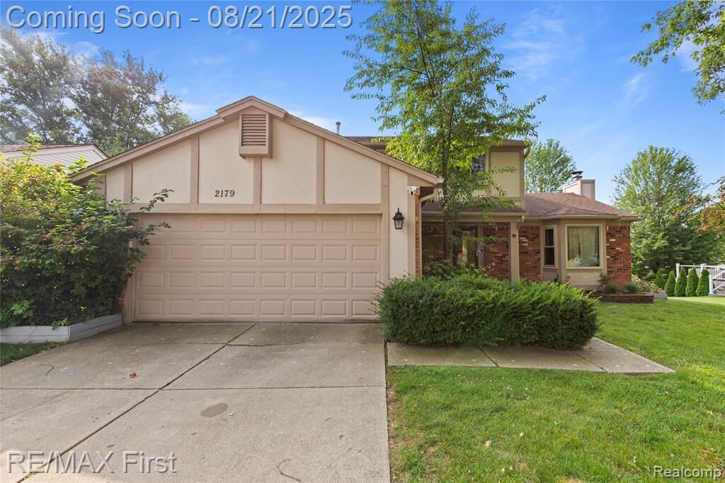 Property Photo: 2179 Highsplint Drive MI 48307 3728