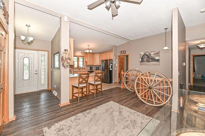 Property Photo:  2116 Ravenswood Rd  WI 53105 