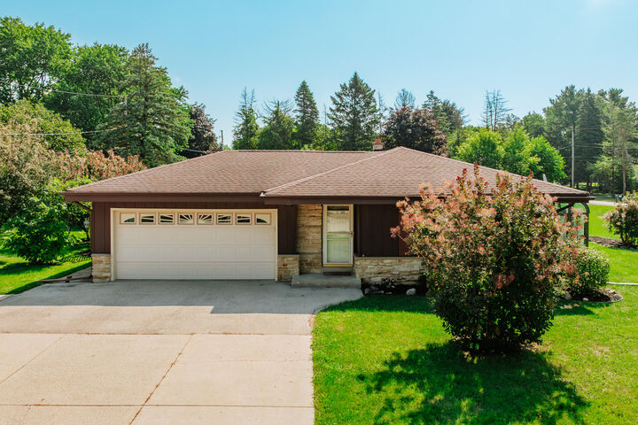 Property Photo:  9036 S 21st St  WI 53154 