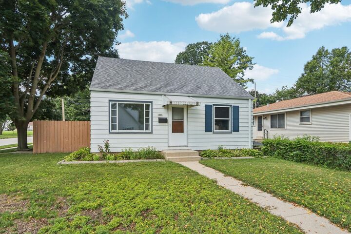 1035 S 111th Pl  West Allis WI 53214 photo