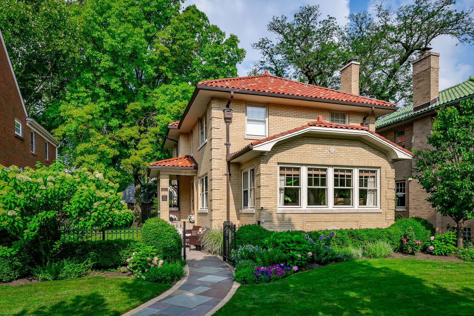 Property Photo:  1025 Linden Avenue  IL 60302 