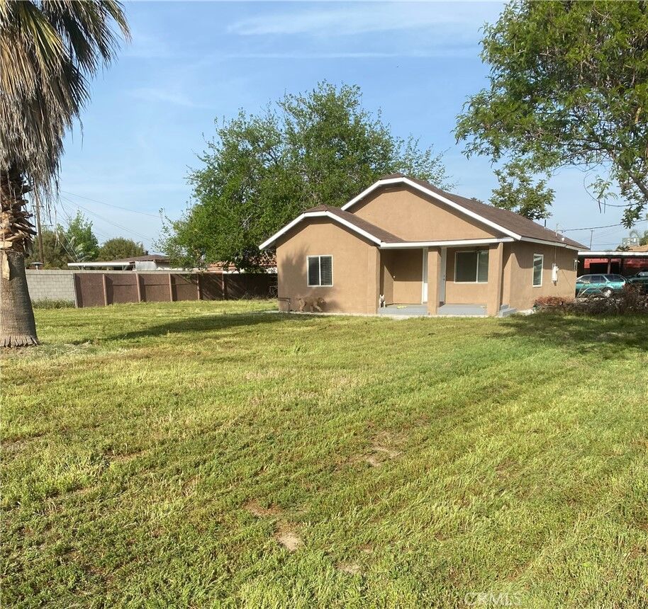 Property Photo: 2302 Norwalk Street CA 93215