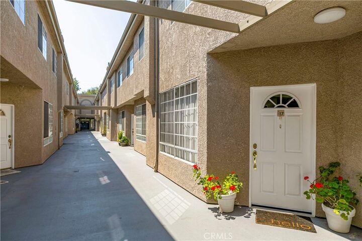 Property Photo:  18347 Saticoy Street 17  CA 91335 