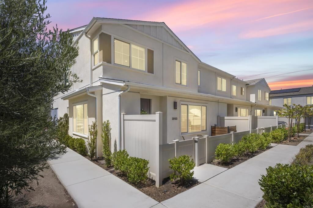 Property Photo:  35103 Vine Place  CA 92028 