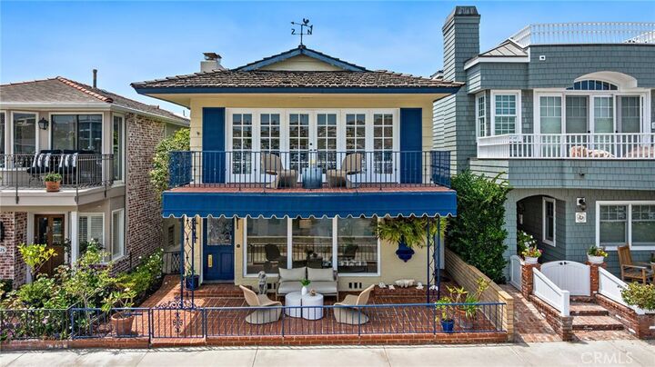 Property Photo: 117 E Bay Front CA 92662