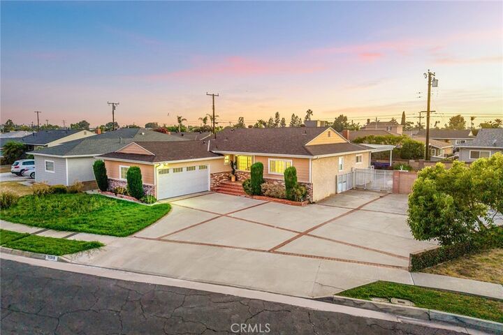 Property Photo: 11315 Groveside Avenue CA 90604
