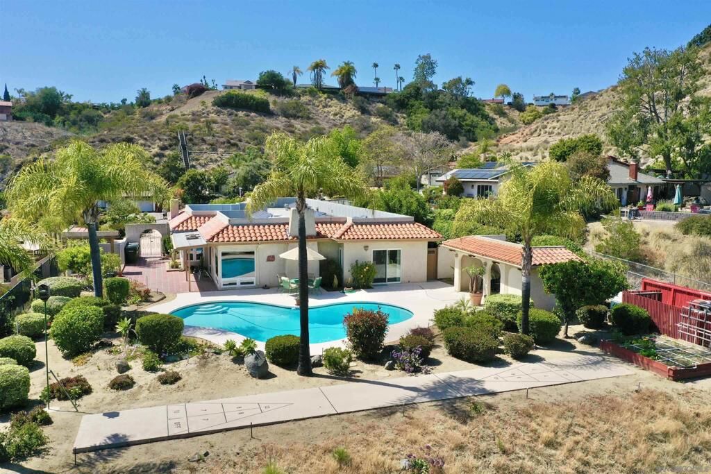 Property Photo:  4343 Avenida Gregory  CA 91977