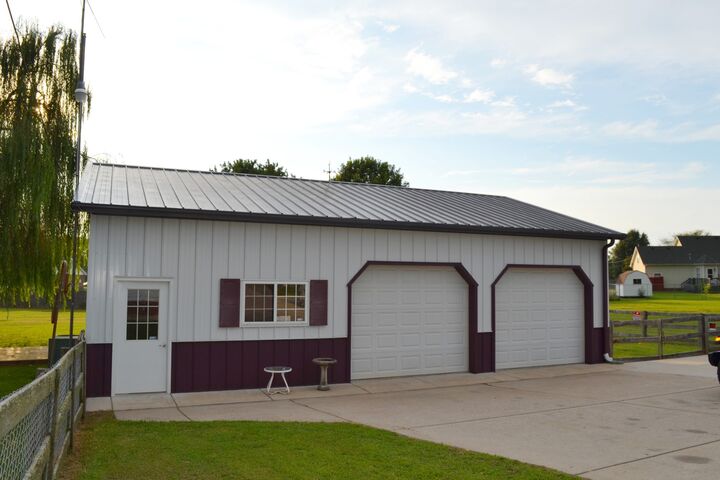 Property Photo:  2506 Lone Oak Dr  TN 37128 