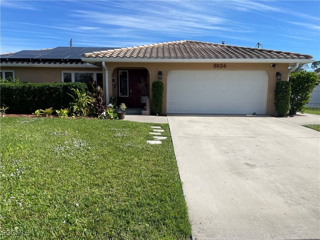Property Photo: 8924 Dorchester Street FL 33907