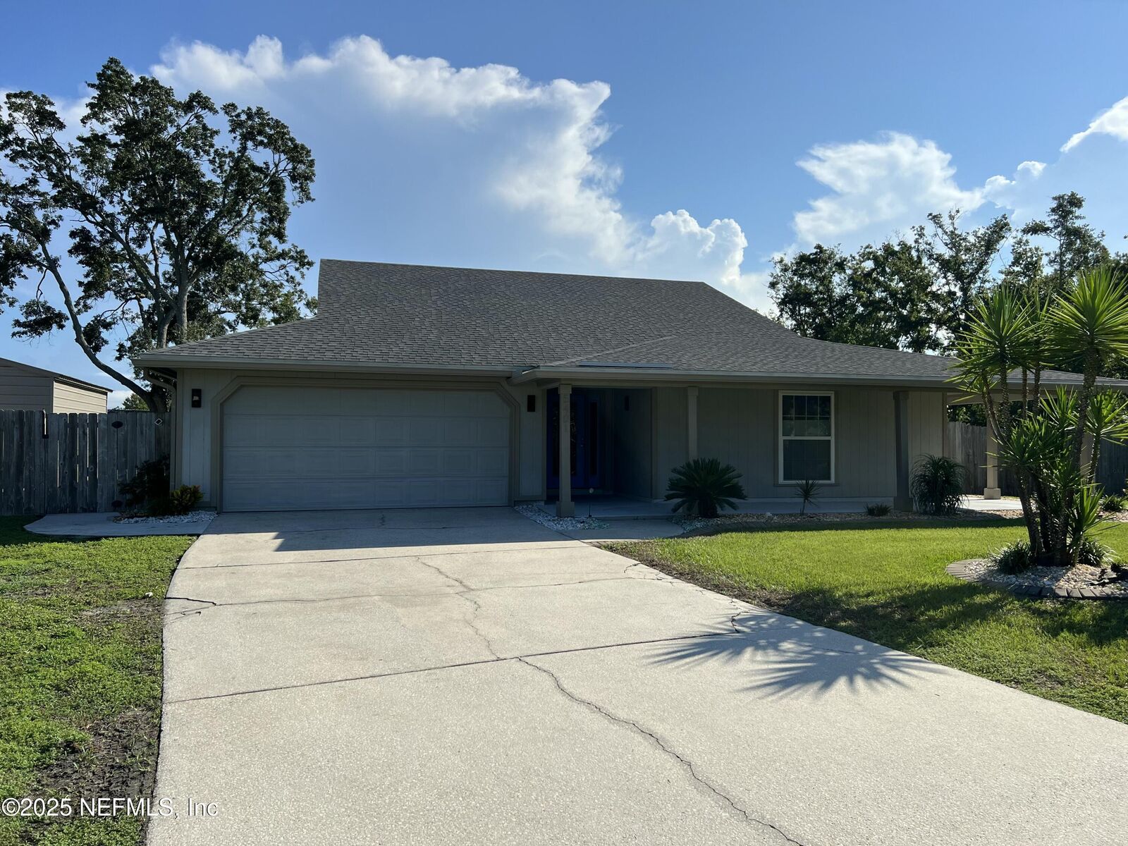 Property Photo:  5401 Applewood Court  FL 32003 