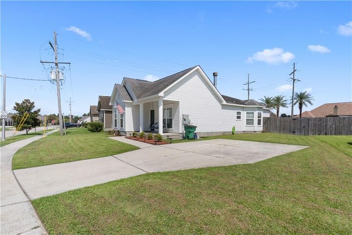 Property Photo:  2664 Cedar Creek Street  LA 70072 