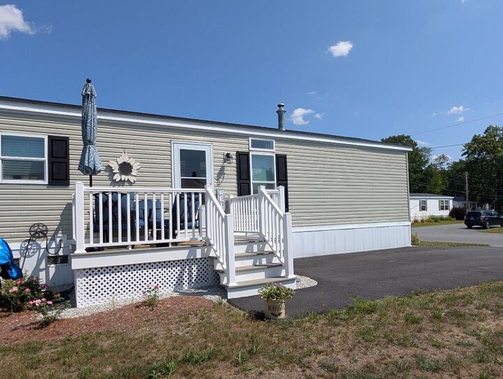 Property Photo:  54 Caddy Drive  NH 03079 