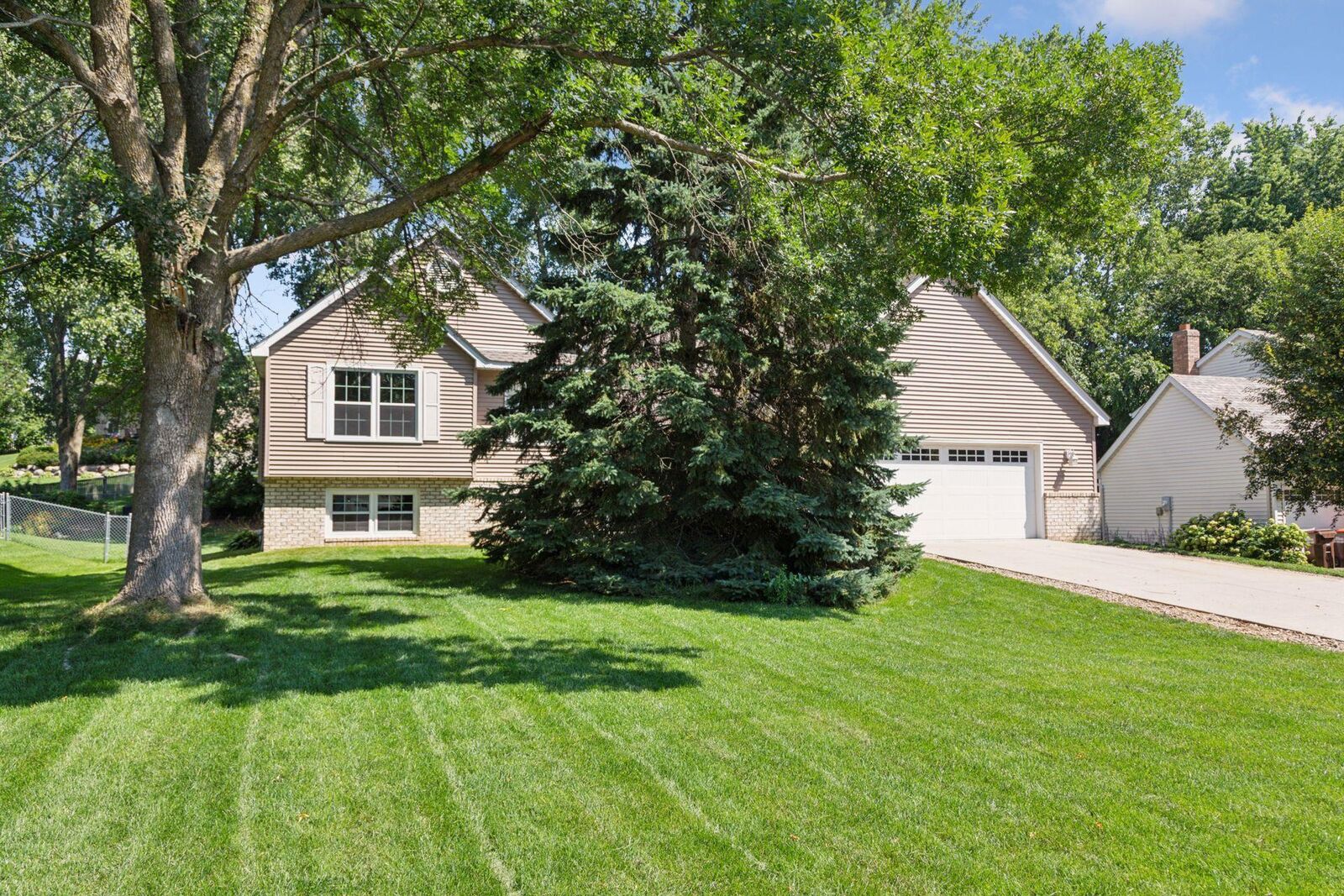 Property Photo: 2401 Leyland Trail MN 55125