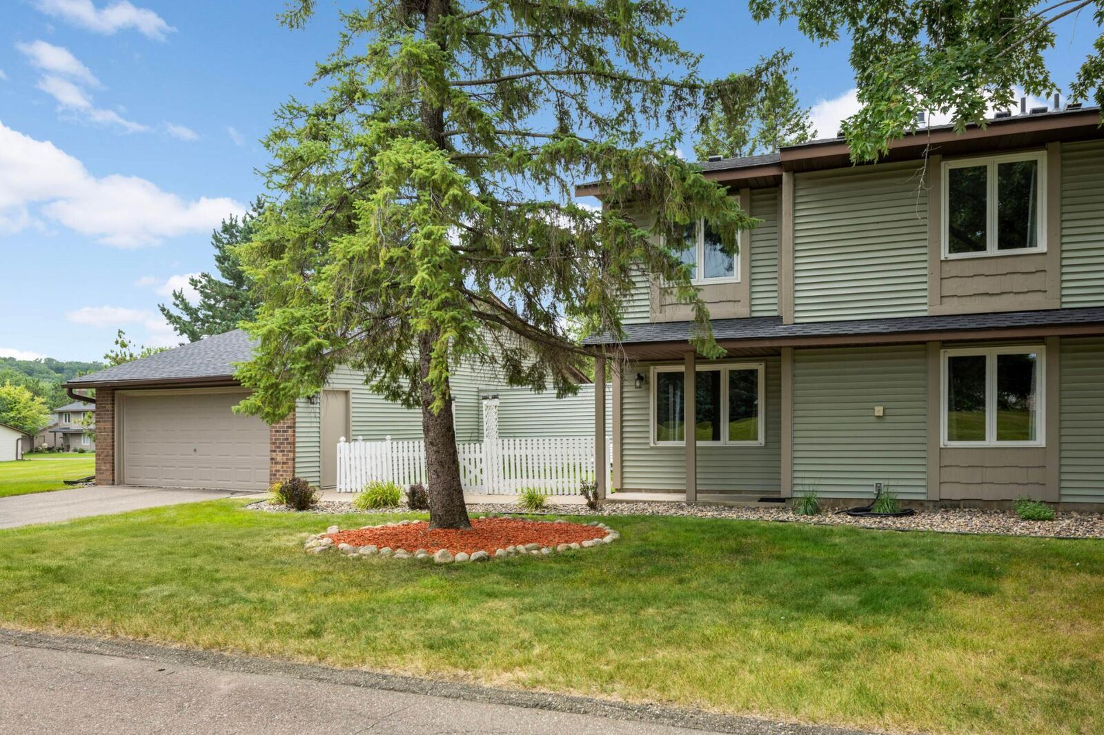 Property Photo:  4679 Sorrell Point  MN 55122 