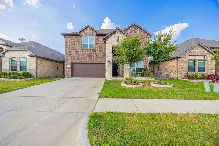 Property Photo:  1007 Almond Street  TX 75065 