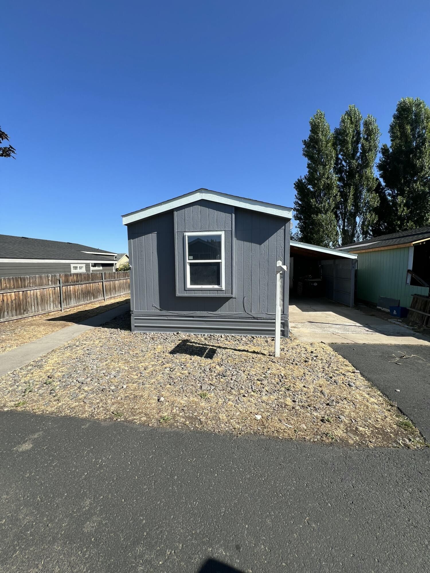 Property Photo: 1201 SW 28th Street 4 OR 97756
