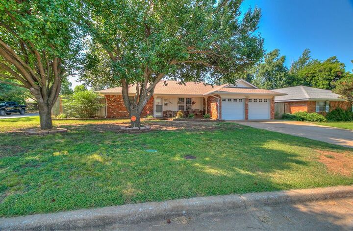 Property Photo:  1500 Dublin Road  OK 73120 