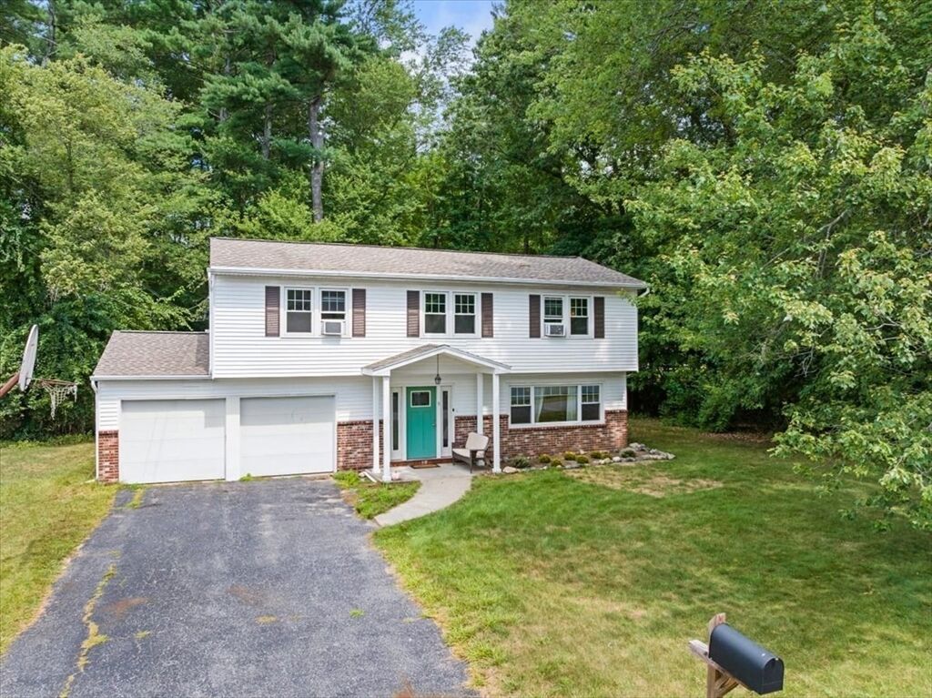 Property Photo:  9 Ruth Ellen Rd  MA 01746 