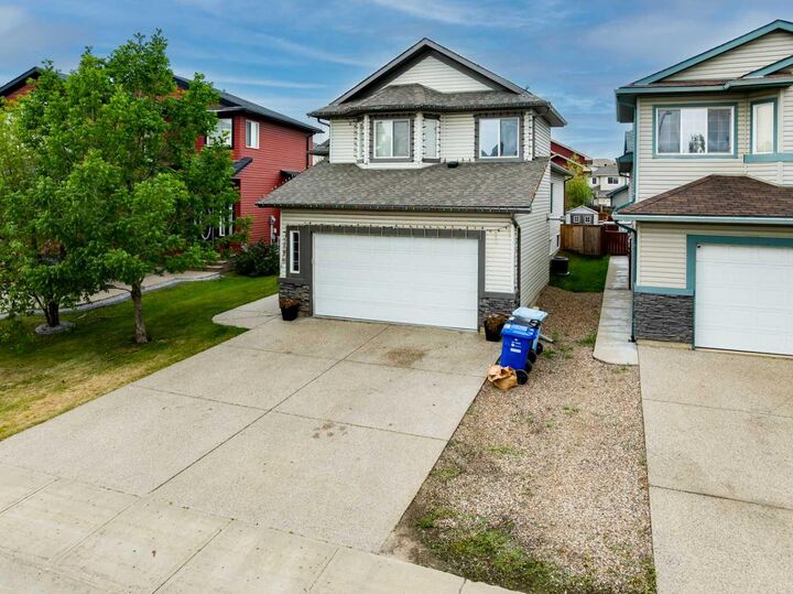 Property Photo:  176 Maple Leaf Lane  AB T9K 0G7 