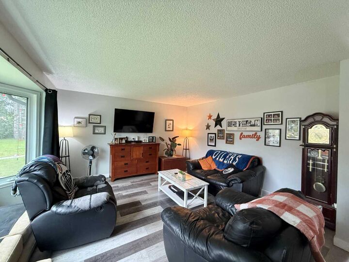 Property Photo:  133 Cheviot Drive  AB T7V 1P8 
