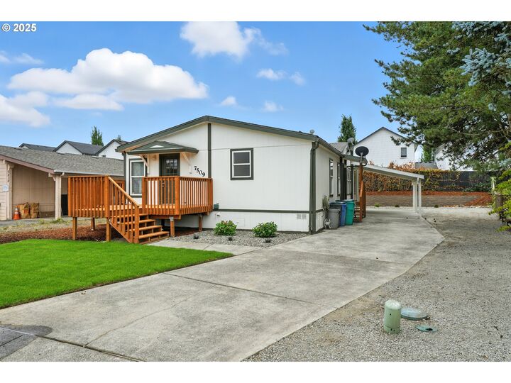 Property Photo: 7509 NE 53rd St WA 98662